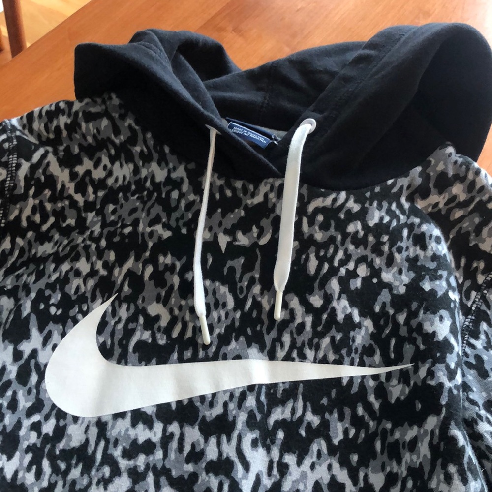 Nike Women’s sweatshirt XS